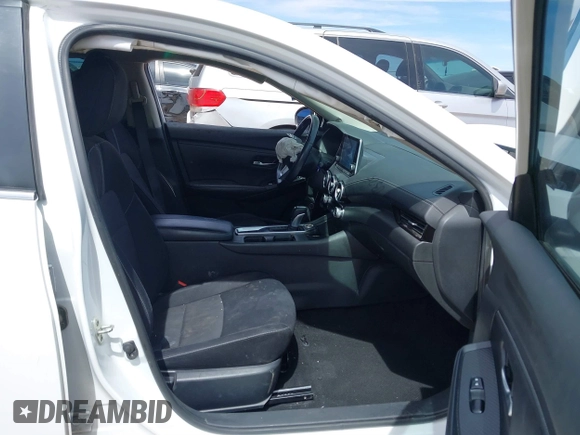 2020 Nissan Sentra SV with VIN 3N1AB8CV3LY228477, listed as a IAAI auction lot 41879199 with 70,304 mi miles. Bid and sale history available at carsss.com. Image 5.