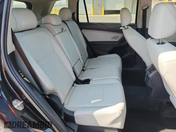 2018 Volkswagen Tiguan SEL with VIN 3VV2B7AX5JM015388, listed as a Copart auction lot 60222195 with 121,389 mi miles and Salvage title. Bid and sale history available at DreamBid. Image 11.