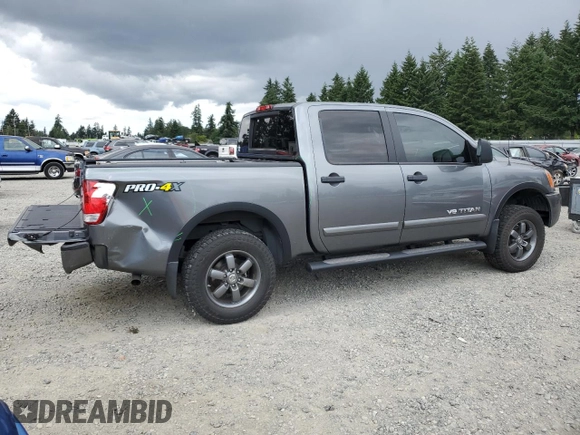 2015 Nissan Titan SV z VIN 1N6AA0EC5FN513631, wystawiony jako Copart lot #61260425 z przebiegiem 160 408 mil mil oraz Szkoda całkowita • Salvage title. Historia ofert i sprzedaży dostępna na DreamBid. Obrazek 3.