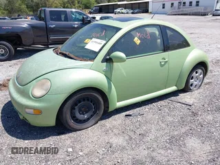 2003 Volkswagen New Beetle Coupe GLS with VIN 3VWCK21C13M406167, listed as a IAAI auction lot 41995409 with 1 mi miles. Bid and sale history available at carsss.com. Image 2.