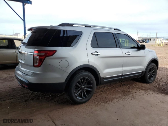 2015 Ford Explorer XLT with VIN 1FM5K7D82FGA55439, listed as a Copart auction lot 49189155 with 114,868 mi miles and Salvage Title. Bid and sale history available at carsss.com. Image 3.