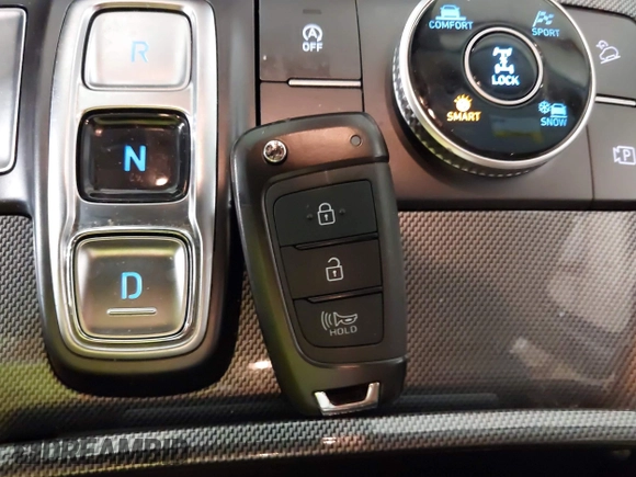 2023 Hyundai Santa Fe SE z VIN 5NMS1DAJ3PH592136, wystawiony jako IAAI lot #42263727 z przebiegiem 21 102 mil mil oraz . Historia ofert i sprzedaży dostępna na DreamBid. Obrazek 11.