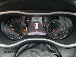 2015 Jeep Cherokee Trailhawk z VIN 1C4PJMBSXFW588030, wystawiony jako Copart lot #55057635 z przebiegiem 116 209 mil mil oraz Szkoda całkowita • Salvage title. Historia ofert i sprzedaży dostępna na DreamBid. Obrazek 9.
