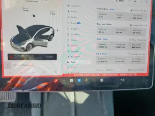 2021 Tesla Model 3 Standard Range Plus z VIN 5YJ3E1EA6MF082796, wystawiony jako Copart lot #53110955 z przebiegiem 92 009 mil mil oraz Szkoda całkowita • Salvage title. Historia ofert i sprzedaży dostępna na DreamBid. Obrazek 9.