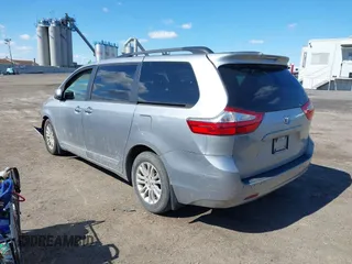 2017 Toyota Sienna XLE Auto Access Seat with VIN 5TDYZ3DC0HS784509, listed as a IAAI auction lot 41725664 with 69,990 mi miles. Bid and sale history available at carsss.com. Image 3.