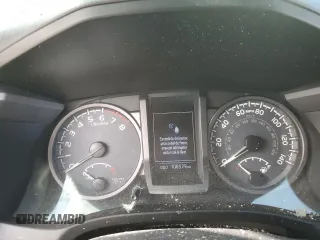 2017 Toyota Tacoma SR5 z VIN 3TMCZ5AN2HM057612, wystawiony jako Copart lot #48394765 z przebiegiem 106 579 mil mil oraz Szkoda całkowita • Salvage title. Historia ofert i sprzedaży dostępna na DreamBid. Obrazek 9.
