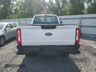 2024 Ford F-250 XL z VIN 1FTBF2BA0REC59905, wystawiony jako Copart lot #53203795 z przebiegiem Nie podano mil oraz Szkoda całkowita • Salvage title. Historia ofert i sprzedaży dostępna na DreamBid. Obrazek 6.