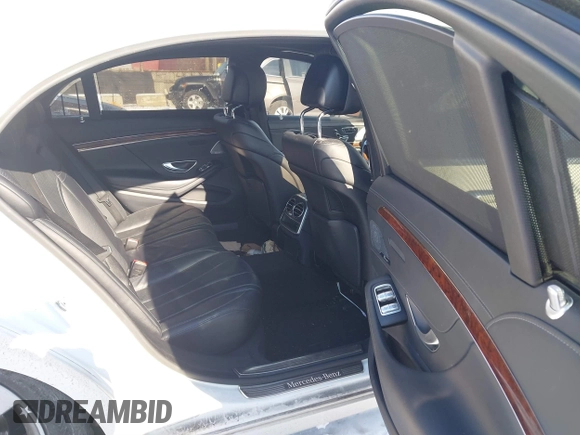 2016 Mercedes-Benz S 550 z VIN WDDUG8FB3GA217511, wystawiony jako IAAI lot #41329788 z przebiegiem 112 210 mil mil oraz . Historia ofert i sprzedaży dostępna na DreamBid. Obrazek 8.