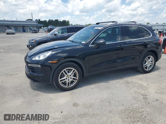 2014 Porsche Cayenne z VIN WP1AA2A20ELA95807, wystawiony jako Copart lot #57442775 z przebiegiem 142 845 mil mil oraz Szkoda całkowita • Salvage title. Historia ofert i sprzedaży dostępna na DreamBid. Obrazek 1.