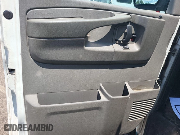 2012 Chevrolet Express Cargo с VIN 1GCWGFCAXC1164237, выставлен на аукционе IAAI как лот 42620003 с пробегом 219 226 миль миль и . История ставок и продаж доступна на DreamBid. Изображение 34.