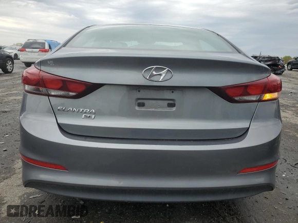 2018 Hyundai Elantra SE z VIN KMHD74LF0JU612094, wystawiony jako Copart lot #52017705 z przebiegiem 39 204 mil mil oraz Szkody całkowita. Historia ofert i sprzedaży dostępna na DreamBid. Obrazek 6.