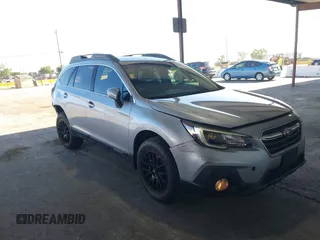 2018 Subaru Outback Premium z VIN 4S4BSAFC8J3337232, wystawiony jako IAAI lot #42214336 z przebiegiem 59 398 mil mil oraz . Historia ofert i sprzedaży dostępna na DreamBid. Obrazek 1.