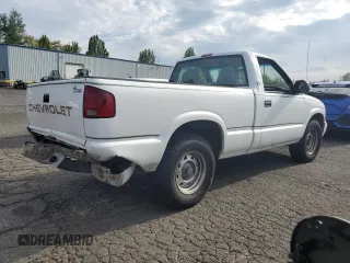 2002 GMC Sonoma SL with VIN 1GTCS145828259598, listed as a Copart auction lot 67961124 with 183,710 mi miles and Salvage Title. Bid and sale history available at carsss.com. Image 3.
