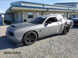 2015 Dodge Challenger R/T Scat Pack z VIN 2C3CDZFJ7FH927396, wystawiony jako Copart lot #50179615 z przebiegiem 124 109 mil mil oraz Czysty tytuł • Clean title. Historia ofert i sprzedaży dostępna na DreamBid. Obrazek 1.