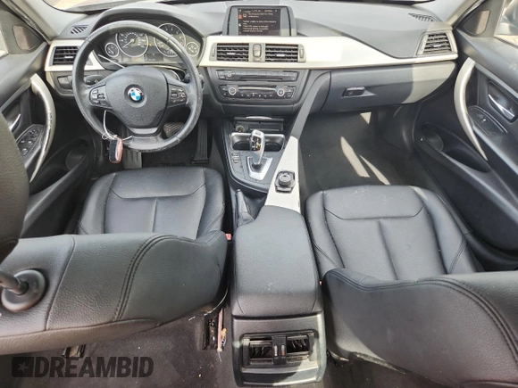 2015 BMW 3 Series 320i xDrive z VIN WBA3C3G55FNT53401, wystawiony jako Copart lot #60574915 z przebiegiem 184 516 mil mil oraz Czysty tytuł • Clean title. Historia ofert i sprzedaży dostępna na DreamBid. Obrazek 8.