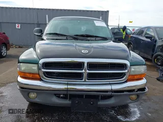 2001 Dodge Dakota with VIN 1B7GL22X11S284210, listed as a IAAI auction lot 41630417 with 206,484 mi miles. Bid and sale history available at carsss.com. Image 12.