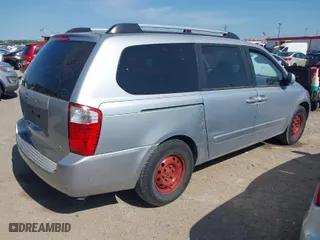 2006 Kia Sedona LX with VIN KNDMB233266036243, listed as a IAAI auction lot 41929441 with 202,851 mi miles. Bid and sale history available at carsss.com. Image 4.