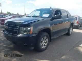 2008 Chevrolet Avalanche LTZ with VIN 3GNFK12388G120922, listed as a IAAI auction lot 42510361 with 166,112 mi miles and . Bid and sale history available at DreamBid. Image 2.