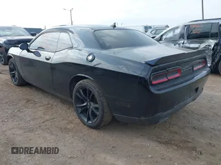 2017 Dodge Challenger SXT Plus с VIN 2C3CDZAG2HH531679, выставлен на аукционе IAAI как лот 42532732 с пробегом 110 964 миль миль и . История ставок и продаж доступна на DreamBid. Изображение 3.