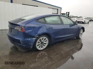 2022 Tesla Model 3 z VIN 5YJ3E1EAXNF190873, wystawiony jako Copart lot #59681145 z przebiegiem Nie podano mil oraz Szkoda całkowita • Salvage title. Historia ofert i sprzedaży dostępna na DreamBid. Obrazek 3.
