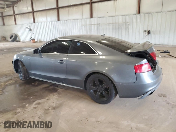 2016 Audi A5 Premium z VIN WAUD2AFR5GA052751, wystawiony jako Copart lot #61665805 z przebiegiem 79 283 mil mil oraz Czysty tytuł • Clean title. Historia ofert i sprzedaży dostępna na DreamBid. Obrazek 2.