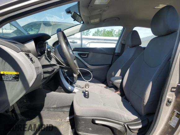 2013 Hyundai Elantra GLS z VIN 5NPDH4AE3DH433316, wystawiony jako Copart lot #58578135 z przebiegiem 243 028 mil mil oraz Szkody całkowita. Historia ofert i sprzedaży dostępna na DreamBid. Obrazek 7.