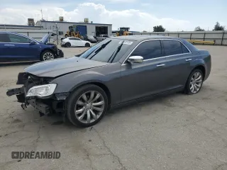 2018 Chrysler 300 Limited z VIN 2C3CCAEGXJH324509, wystawiony jako Copart lot #55233135 z przebiegiem 65 468 mil mil oraz Szkoda całkowita • Salvage title. Historia ofert i sprzedaży dostępna na DreamBid. Obrazek 1.