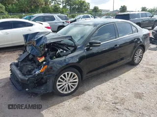 2016 Volkswagen Jetta SEL z VIN 3VWL07AJ2GM259395, wystawiony jako IAAI lot #42448235 z przebiegiem 101 032 mil mil oraz . Historia ofert i sprzedaży dostępna na DreamBid. Obrazek 17.