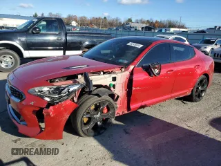 2018 Kia Stinger GT2 with VIN KNAE55LC1J6016441, listed as a Copart auction lot 83245654 with 82,071 mi miles and Salvage Title. Bid and sale history available at carsss.com. Image 1.