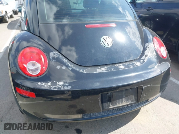 2008 Volkswagen New Beetle Coupe S with VIN 3VWPW31C38M505088, listed as a IAAI auction lot 42055070 with 137,031 mi miles. Bid and sale history available at carsss.com. Image 6.