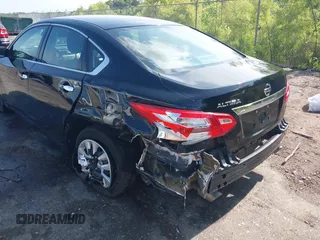 2016 Nissan Altima S z VIN 1N4AL3AP7GN325031, wystawiony jako IAAI lot #42403261 z przebiegiem 304 819 mil mil oraz . Historia ofert i sprzedaży dostępna na DreamBid. Obrazek 3.