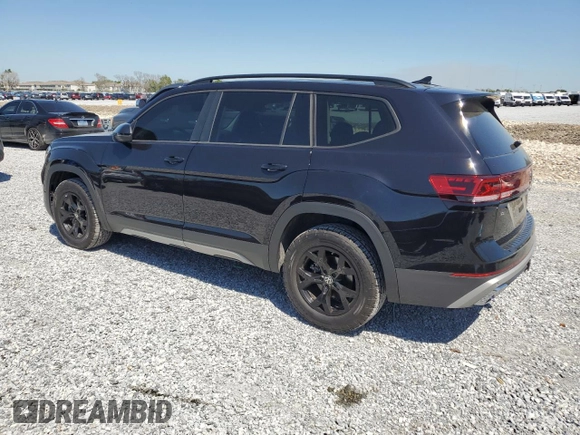2024 Volkswagen Atlas Peak Edition SE z VIN 1V2CR2CAXRC568110, wystawiony jako Copart lot #48893395 z przebiegiem 10 441 mil mil oraz Nie do naprawy • Non repairable. Historia ofert i sprzedaży dostępna na DreamBid. Obrazek 2.