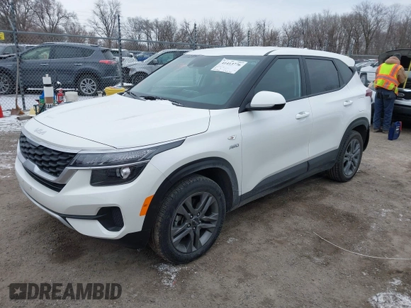 2023 Kia Seltos LX z VIN KNDEPCAA0P7449402, wystawiony jako IAAI lot #41413776 z przebiegiem 32 106 mil mil oraz . Historia ofert i sprzedaży dostępna na DreamBid. Obrazek 17.