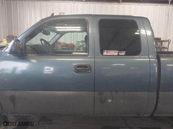 2006 Chevrolet Silverado 1500 LT2 with VIN 1GCEK19B36Z106215, listed as a IAAI auction lot 40699968 with 183,870 mi miles. Bid and sale history available at carsss.com. Image 13.