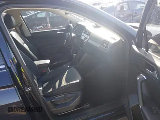 2020 Volkswagen Tiguan SE with VIN 3VV3B7AX0LM106561, listed as a IAAI auction lot 41712689 with 85,374 mi miles and . Bid and sale history available at DreamBid. Image 5.