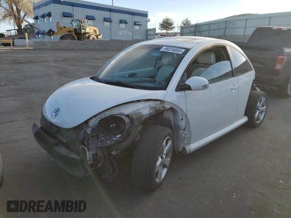 2008 Volkswagen New Beetle Coupe Triple White with VIN 3VWFW31C08M518926, listed as a Copart auction lot 49224855 with 122,160 mi miles and Salvage Title. Bid and sale history available at carsss.com. Image 1.