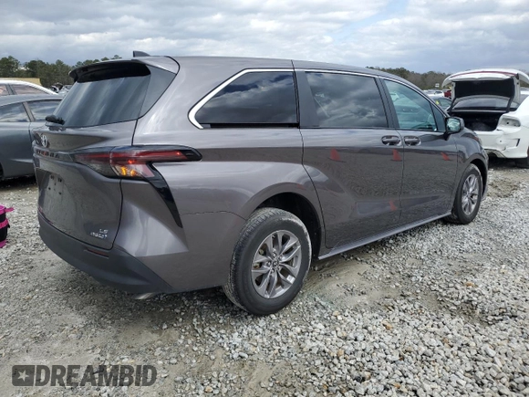2024 Toyota Sienna LE with VIN 5TDKRKEC5RS208155, listed as a Copart auction lot 47843205 with 24,393 mi miles and Clean Title. Bid and sale history available at carsss.com. Image 3.