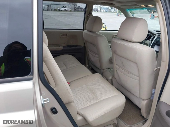 2006 Toyota Highlander Hybrid with VIN JTEEW21A060025752, listed as a IAAI auction lot 41467282 with 245,146 mi miles. Bid and sale history available at carsss.com. Image 8.