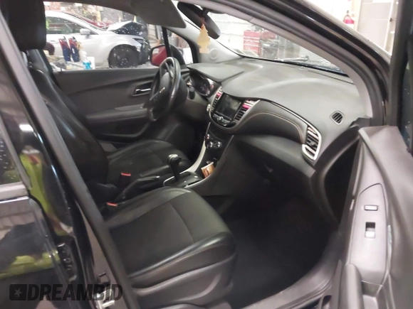 2018 Chevrolet Trax LT with VIN 3GNCJPSB6JL223575, listed as a IAAI auction lot 41986668 with 108,190 mi miles and . Bid and sale history available at carsss.com. Image 5.