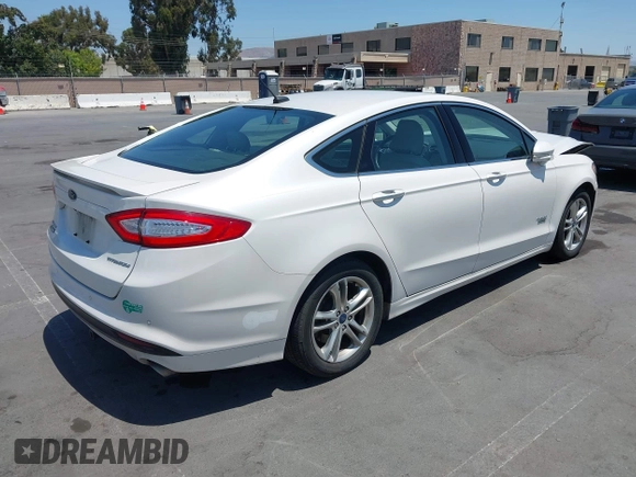 2016 Ford Fusion Titanium z VIN 3FA6P0SU1GR116118, wystawiony jako IAAI lot #42685489 z przebiegiem 138 690 mil mil oraz . Historia ofert i sprzedaży dostępna na DreamBid. Obrazek 4.