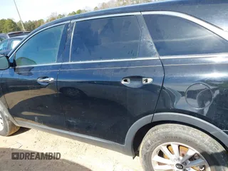 2019 Kia Sorento LX with VIN 5XYPG4A36KG538256, listed as a IAAI auction lot 41601031 with 1 mi miles. Bid and sale history available at carsss.com. Image 14.