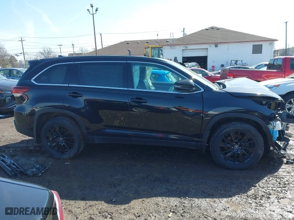 2019 Toyota Highlander SE with VIN 5TDJZRFHXKS606028, listed as a IAAI auction lot 41747582 with 38,689 mi miles. Bid and sale history available at carsss.com. Image 13.