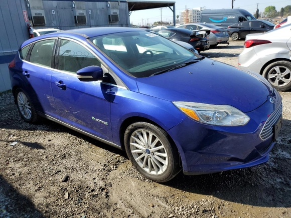 2015 Ford Focus Electric with VIN 1FADP3R44FL231985, listed as a Copart auction lot 45576425 with NaN miles and Clean Title. Bid and sale history available at carsss.com. Image 4.