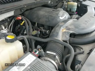 2002 Chevrolet Suburban Z71 z VIN 3GNFK16Z42G138355, wystawiony jako IAAI lot #41691463 z przebiegiem 207 255 mil mil oraz . Historia ofert i sprzedaży dostępna na DreamBid. Obrazek 19.
