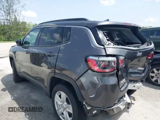 2022 Jeep Compass Latitude с VIN 3C4NJDBB1NT164523, выставлен на аукционе IAAI как лот 42452927 с пробегом 38 764 миль миль и . История ставок и продаж доступна на DreamBid. Изображение 3.