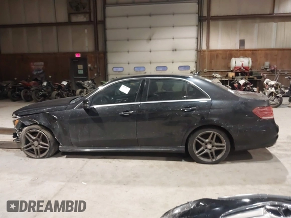 2016 Mercedes-Benz E 400 with VIN WDDHF6HB5GB172605, listed as a IAAI auction lot 41224247 with 68,010 mi miles and . Bid and sale history available at carsss.com. Image 15.