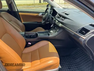2012 Lexus CT 200h z VIN JTHKD5BH4C2062988, wystawiony jako Copart lot #58529705 z przebiegiem 153 672 mil mil oraz Tytuł czysty. Historia ofert i sprzedaży dostępna na DreamBid. Obrazek 5.