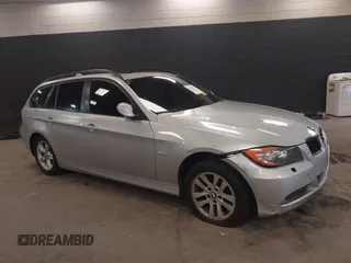 2007 BMW 3 Series 328xi with VIN WBAVT73547FZ35622, listed as a IAAI auction lot 42355513 with 136,579 mi miles and . Bid and sale history available at DreamBid. Image 1.