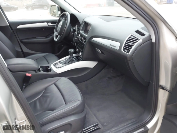 2014 Audi Q5 Premium Plus with VIN WA1LFAFP7EA099126, listed as a IAAI auction lot 41802414 with 105,906 mi miles. Bid and sale history available at carsss.com. Image 5.