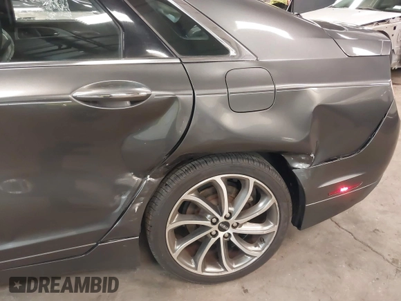2019 Lincoln MKZ Reserve I with VIN 3LN6L5D99KR627804, listed as a IAAI auction lot 41643965 with 33,764 mi miles. Bid and sale history available at carsss.com. Image 6.